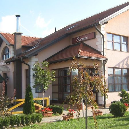 Pansion Kamin Bed and Breakfast Lukavica Eksteriør billede