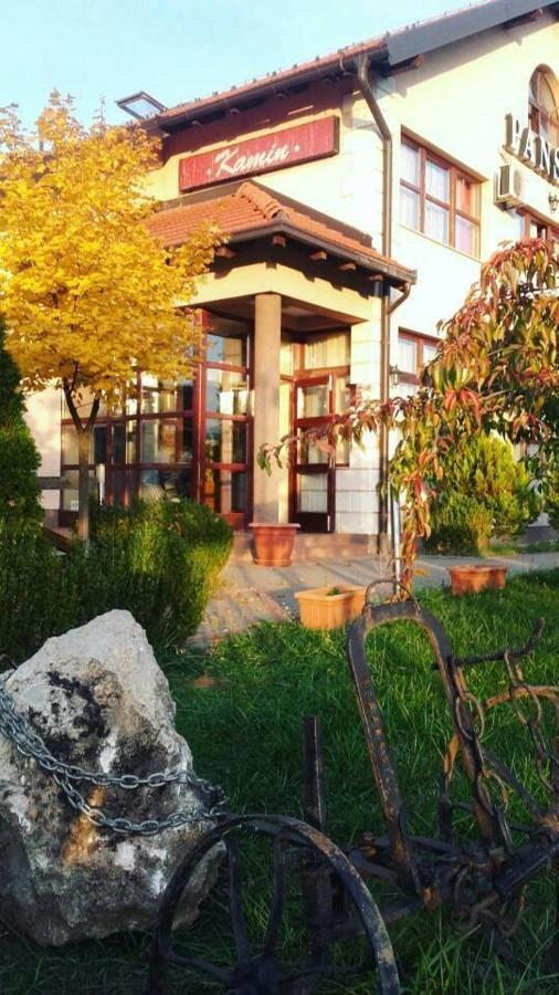 Pansion Kamin Bed and Breakfast Lukavica Eksteriør billede