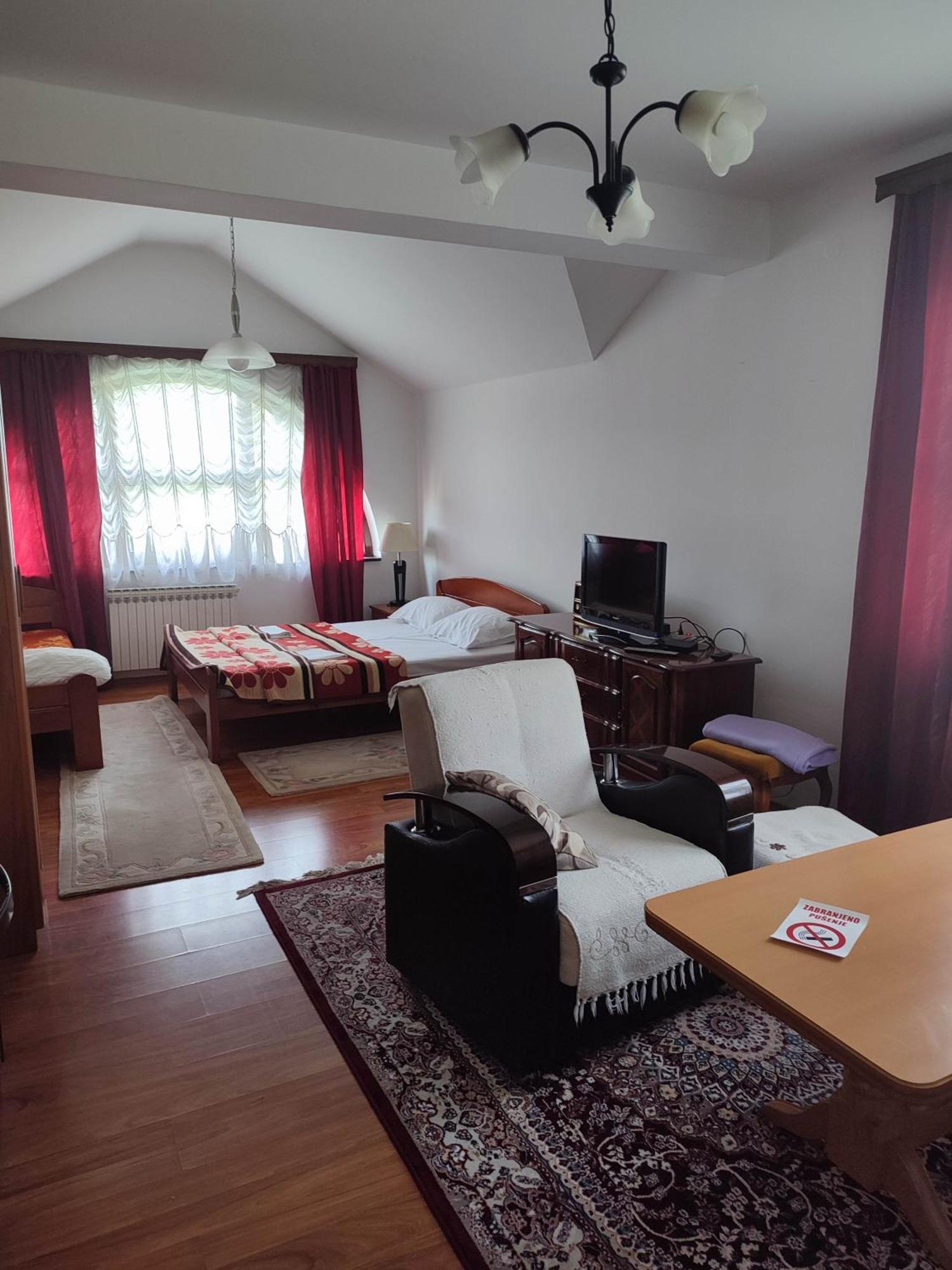 Pansion Kamin Bed and Breakfast Lukavica Eksteriør billede